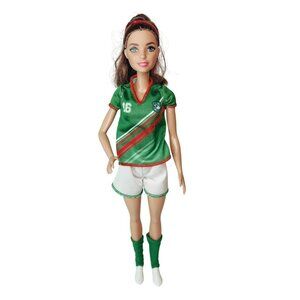 Barbie You Can Be Anything Foreign Package Soccer Player Doll 2021 HCN18